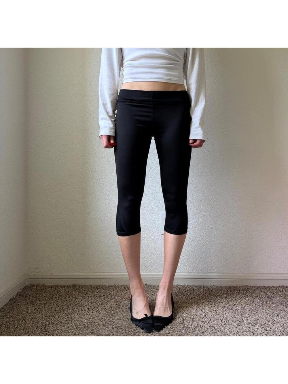 Vintage y2k Nike low rise skinny black cropped athletic wear capris